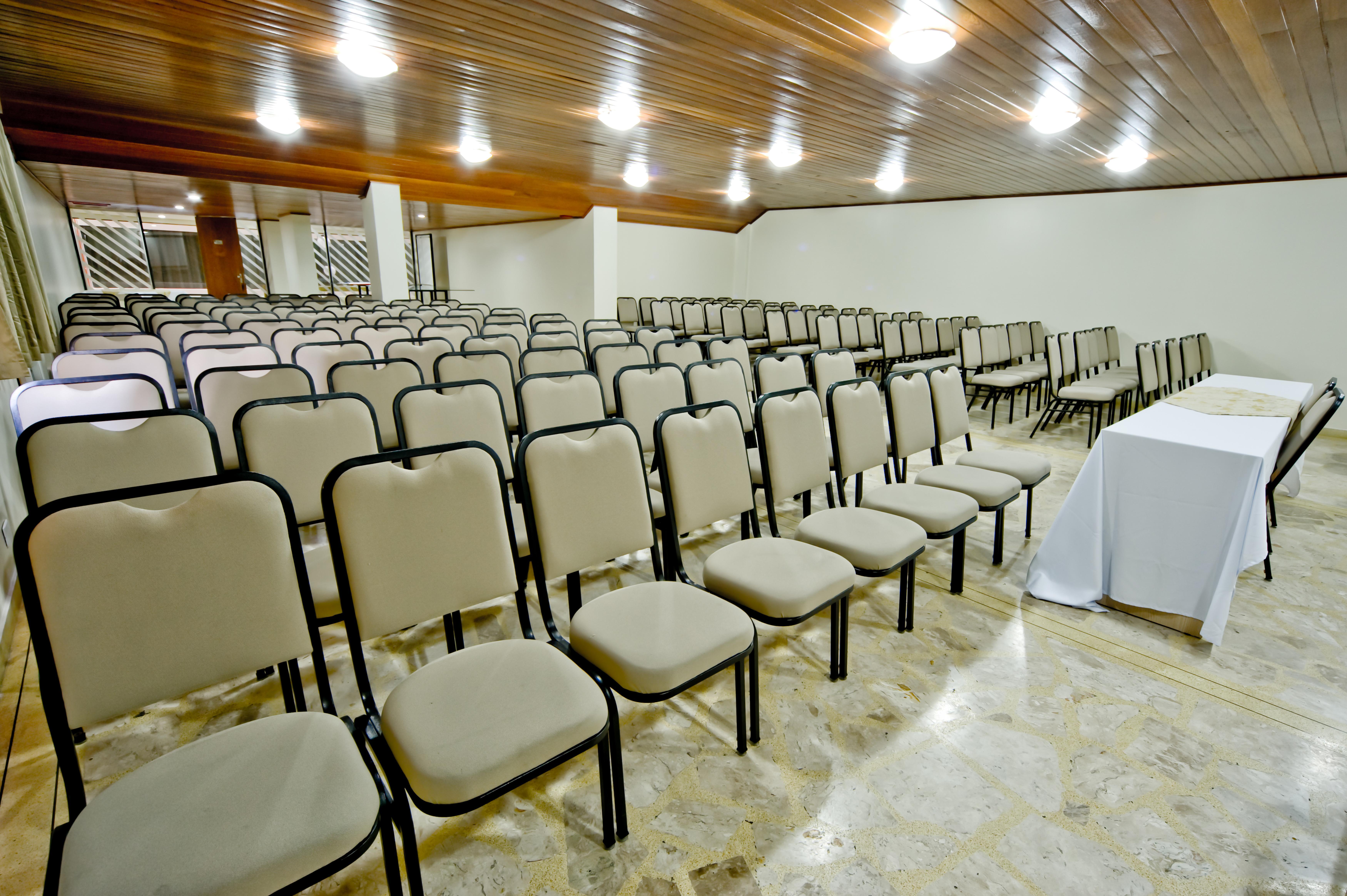 Hotel Golden Park Curitiba By Nacional Inn Екстериор снимка